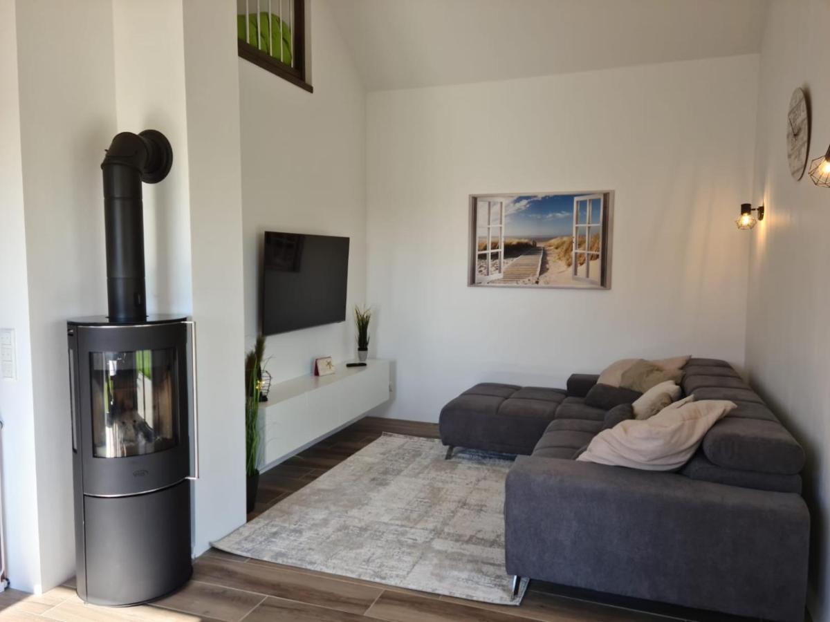 Haus Kuestenbrise - Urlaub Mit Hund An Der Kueste Mit Eigenen Garten, Sauna Und Gemuetlichen Kaminfeuer Schweiburg Ngoại thất bức ảnh